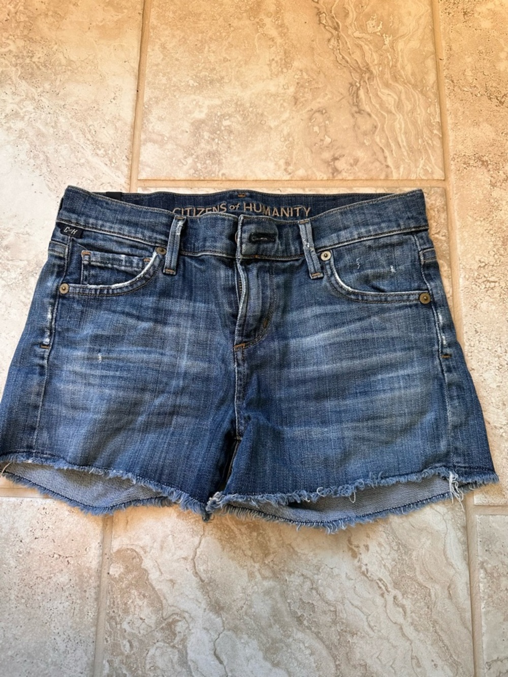 Citizens of Humanity Medium Rise Blue Denim Cutoff Shorts sz 24